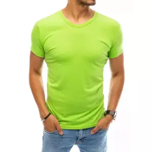 Pekné zelené tričko bez potlače.
